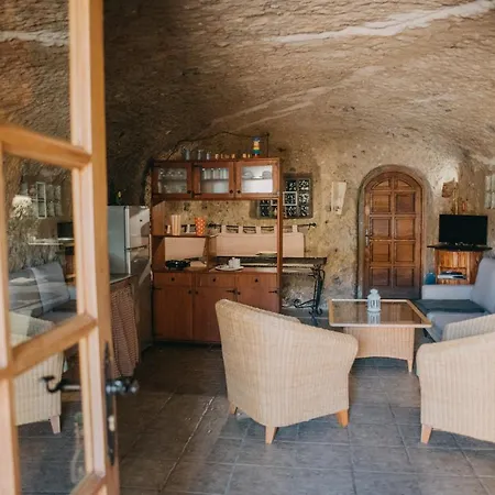 Casa Cueva El Mimo * Artenara
